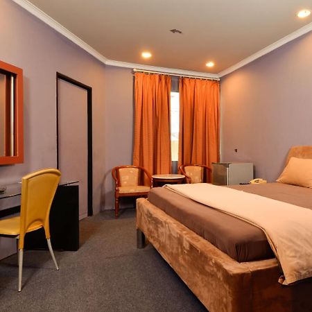 Hotel Peninsula Mangga Besar 자카르타 외부 사진