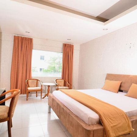 Hotel Peninsula Mangga Besar 자카르타 외부 사진