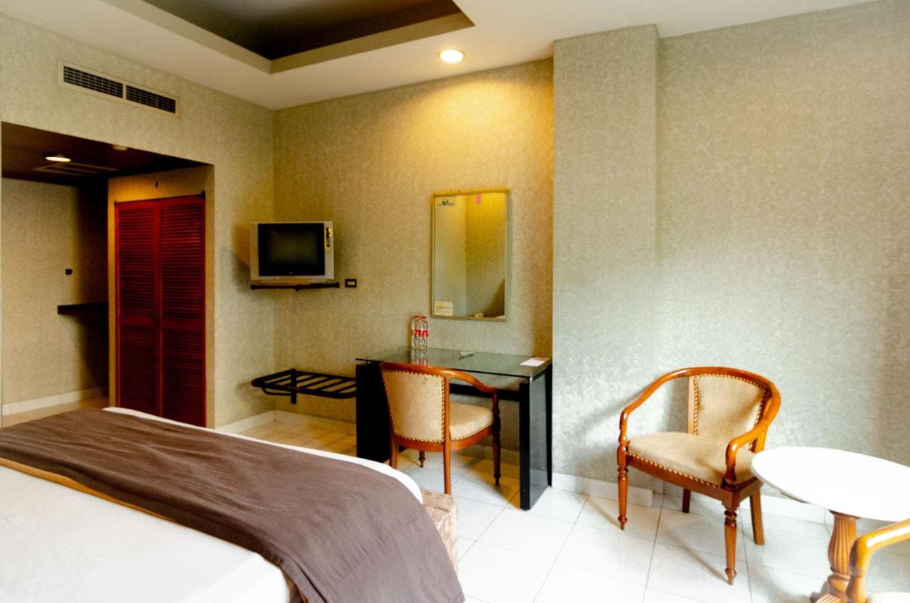 Hotel Peninsula Mangga Besar 자카르타 외부 사진