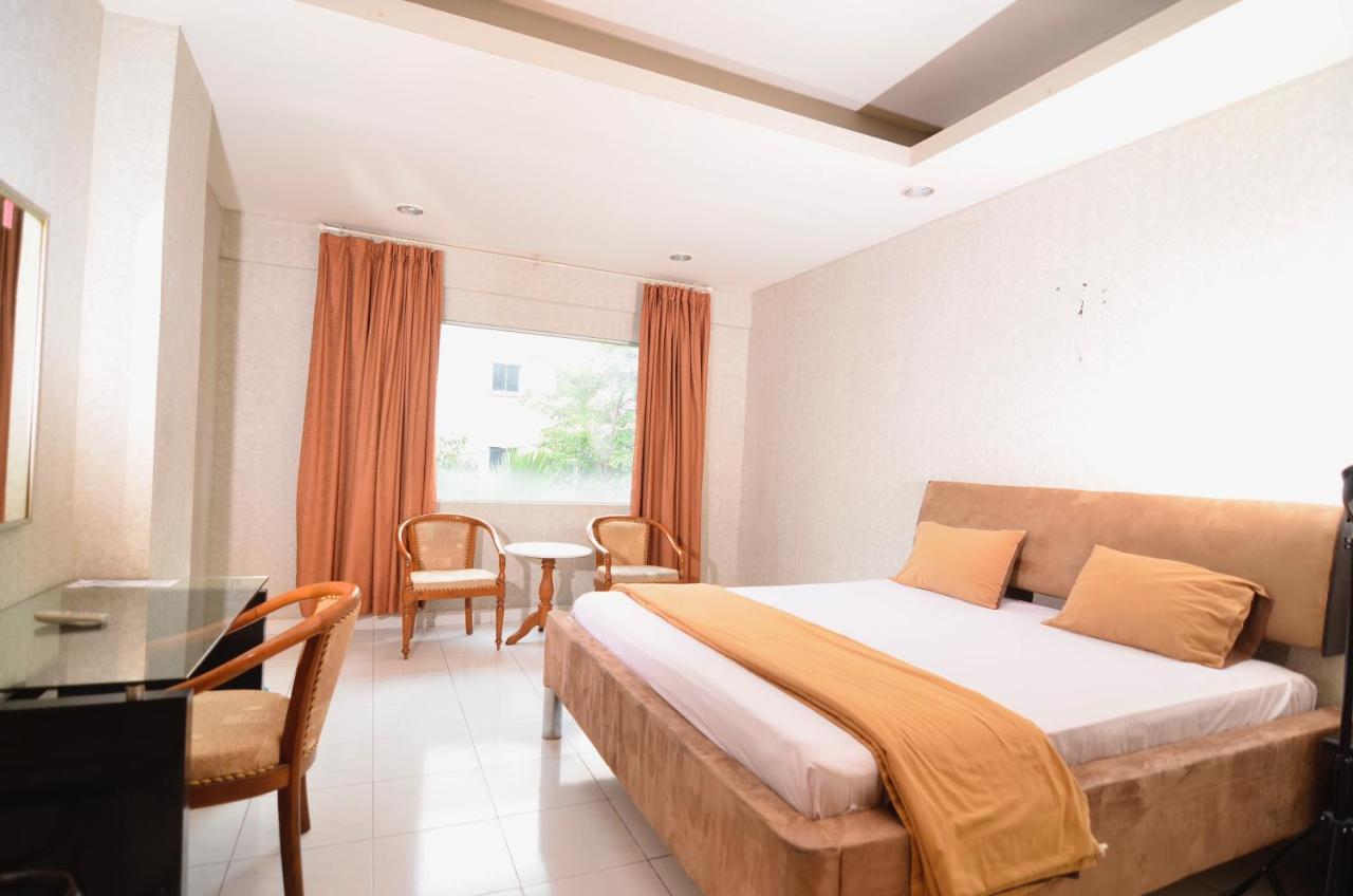 Hotel Peninsula Mangga Besar 자카르타 외부 사진